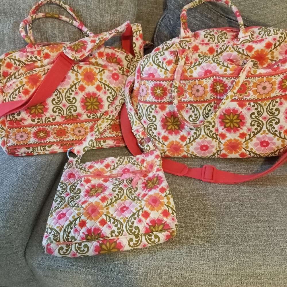 Beautiful Vera Bradley matching bag sets